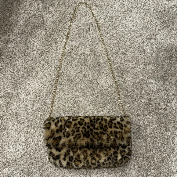 Fuzzy Cheetah Print Folding Purse - Picture 2 of 10